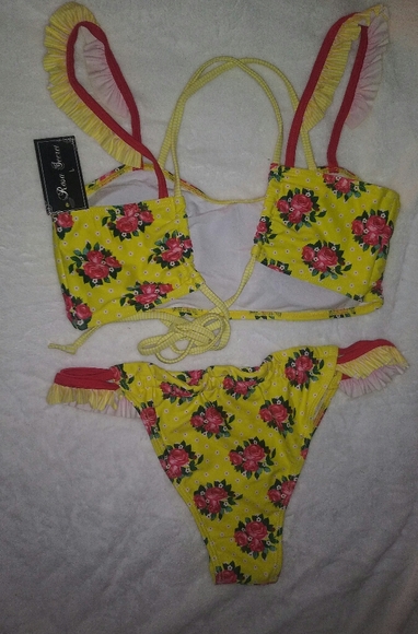 Brazilian style swimsuit - Picture 2 of 3